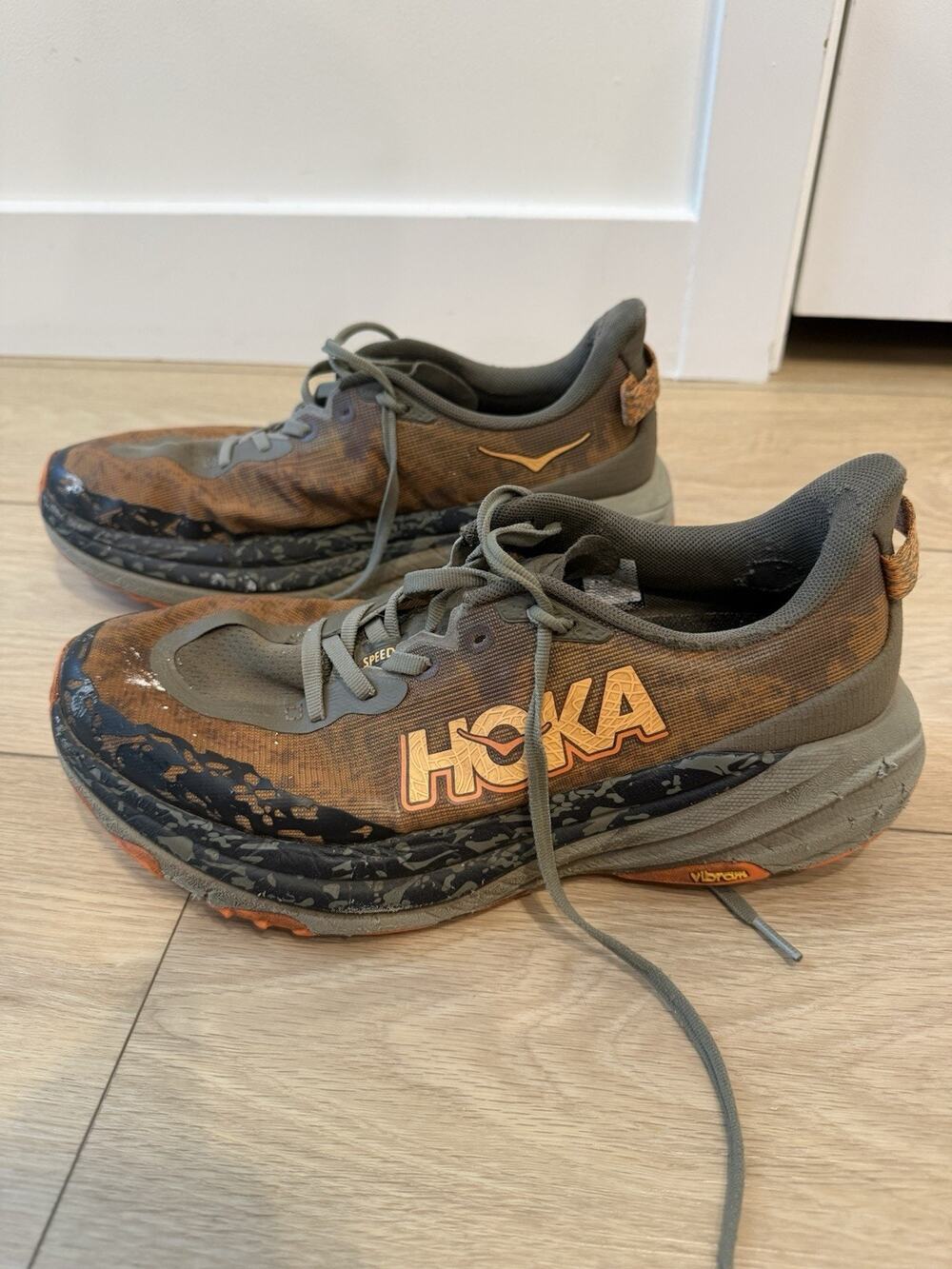 HOKA Speedgoat 6 Men’s Low Top Lace-Up Sneakers Antique Olive/Squash 1147791-AQ